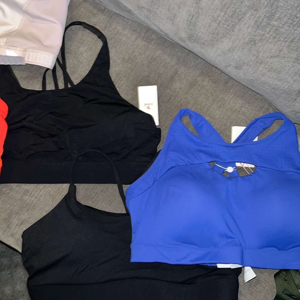 Sports Bras - Picture 3 of 9